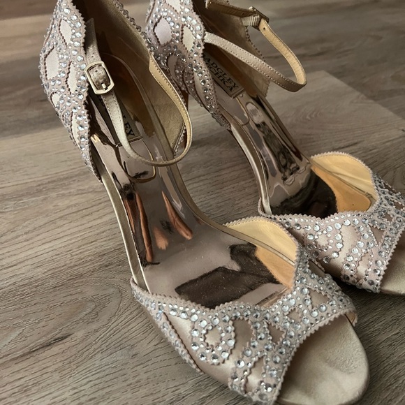 Bagley Mishka- Gillian pump- champagne color, beautiful heels, size 9 1/2 - Picture 2 of 9